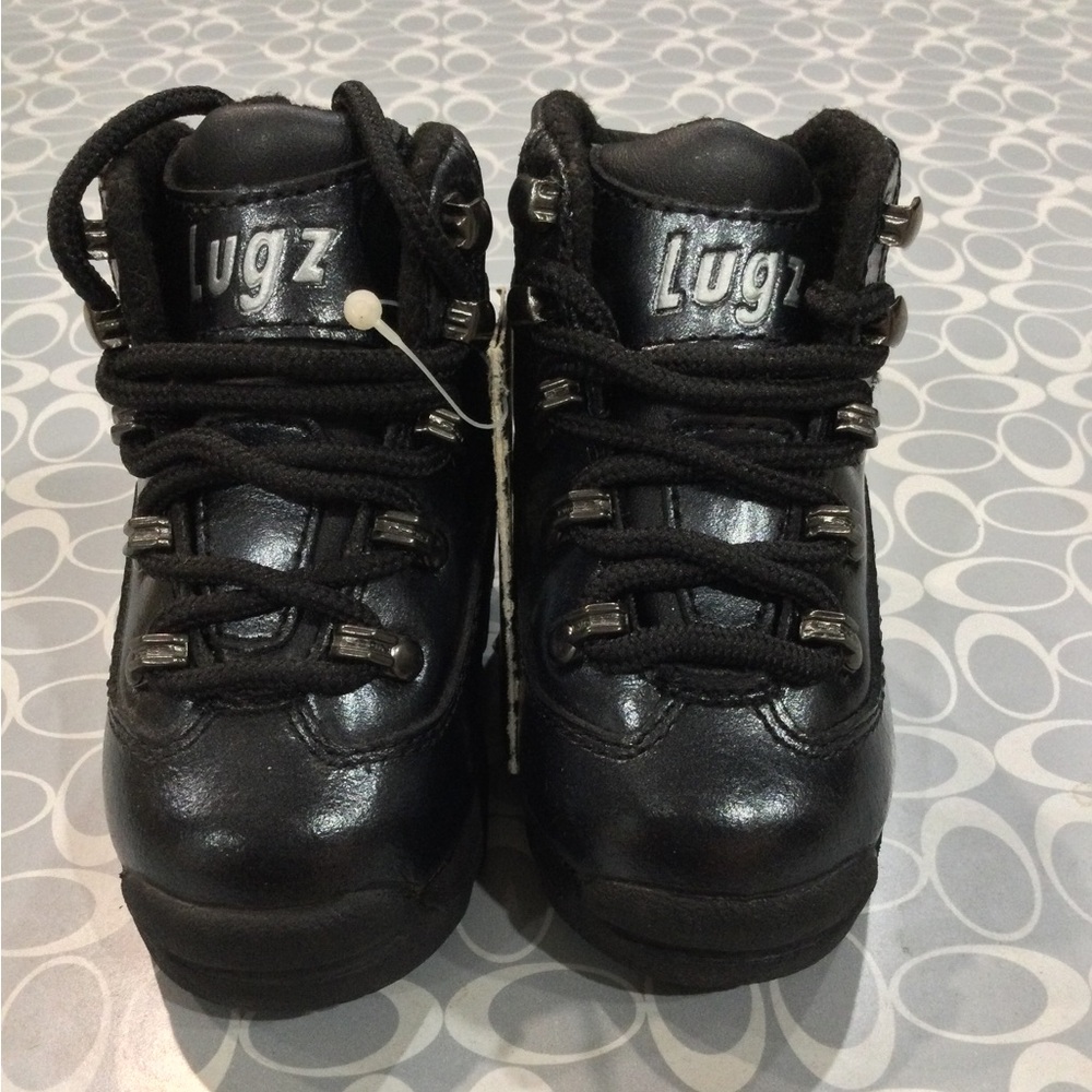 Brand New Vintage Y2K Kids “boulder II” Lugs Boots